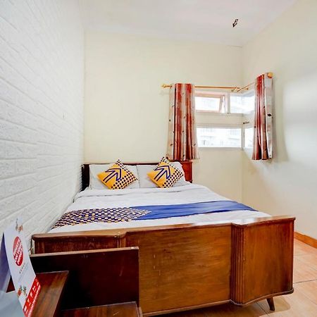 SPOT ON 90163 Radio Backpacker Guesthouse Syariah Bandung Bagian luar foto