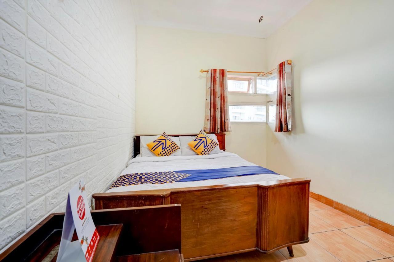 SPOT ON 90163 Radio Backpacker Guesthouse Syariah Bandung Bagian luar foto