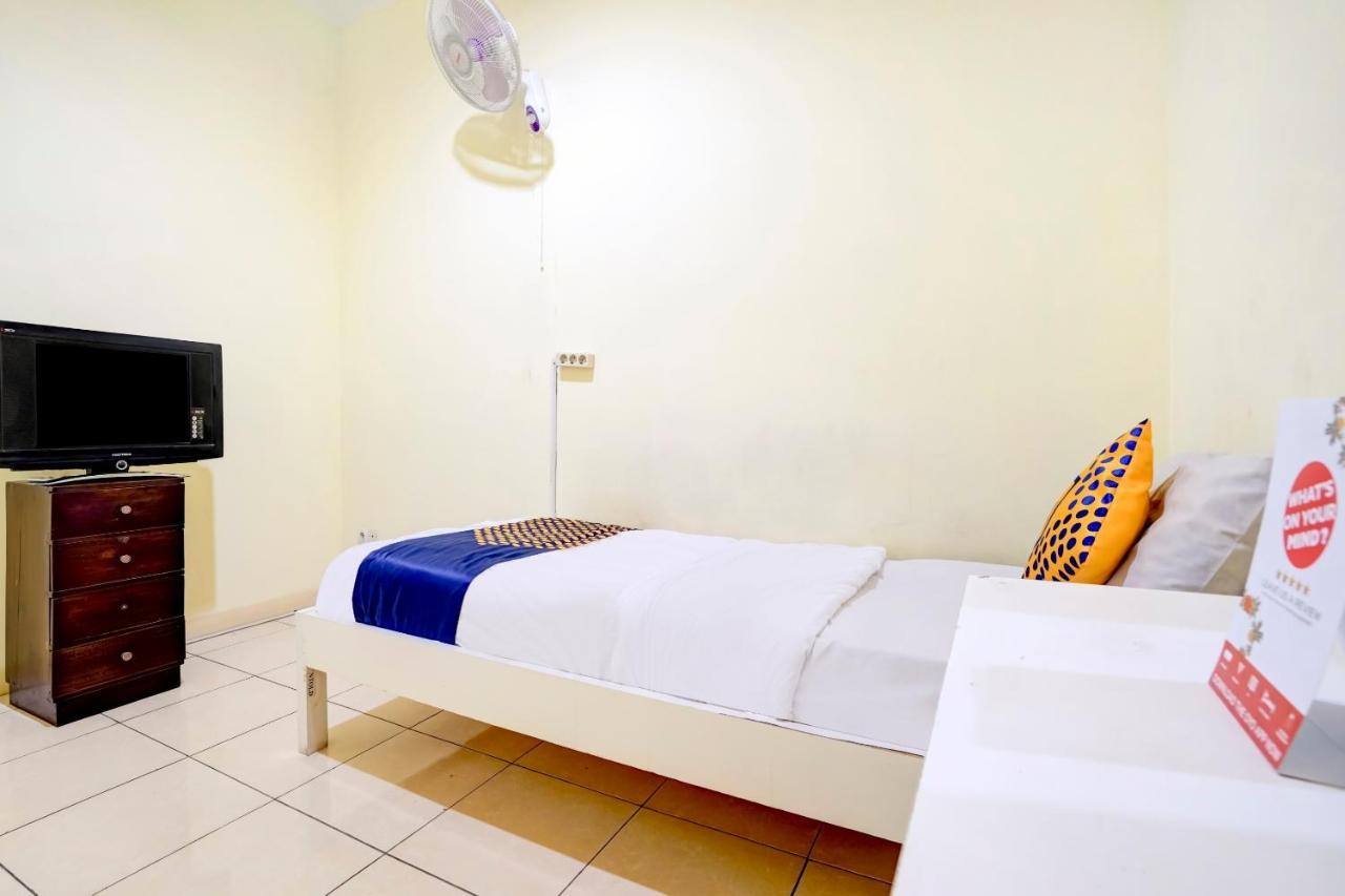 SPOT ON 90163 Radio Backpacker Guesthouse Syariah Bandung Bagian luar foto