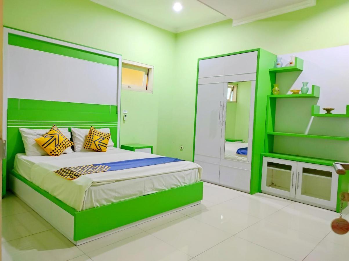 SPOT ON 90163 Radio Backpacker Guesthouse Syariah Bandung Bagian luar foto