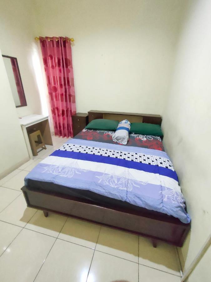 SPOT ON 90163 Radio Backpacker Guesthouse Syariah Bandung Bagian luar foto